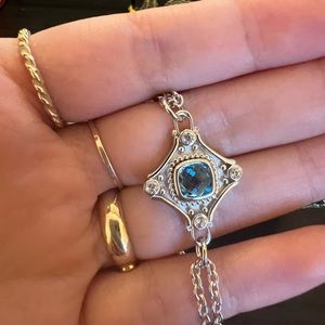 It was a gift, not exactly my style that’s why I’m selling it.